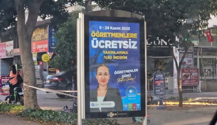 Büşra Özdemir Bilboard (2)