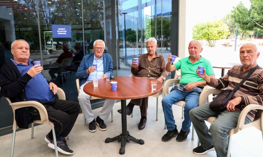 Büyükşehir Belediyesi’nin Emekli Kahveleri Büyük Ilgi Görüyor (11)