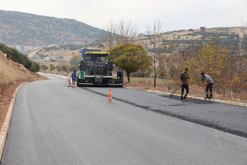Elmalı Toptancı Hal Yoluna Sıcak Asfalt (2)