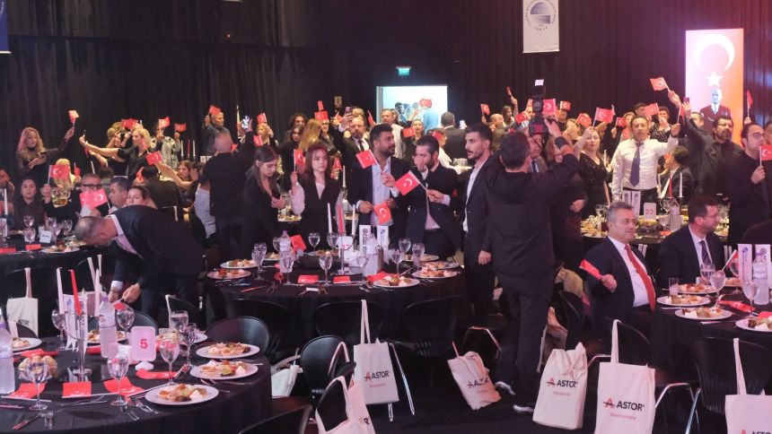 Emo Geleneksel Gece 3