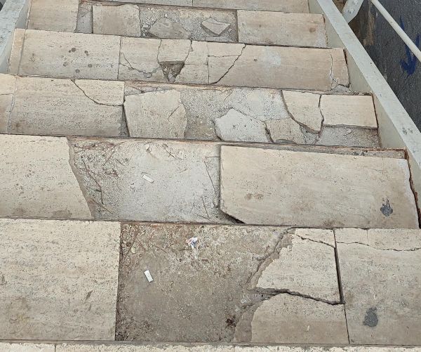 Gazi Bulvaru Üst Geçit Merdiven