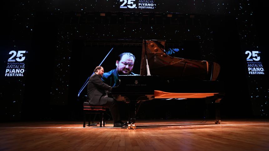 Gökhan Aybulus Antalyalıları Büyüledi (3)