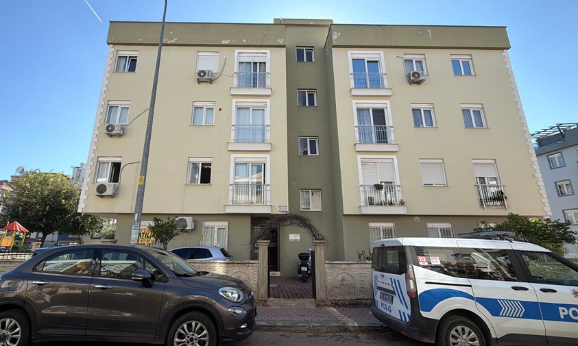 Gökhan Tezcan Evinde Ölü Bulundu (3)