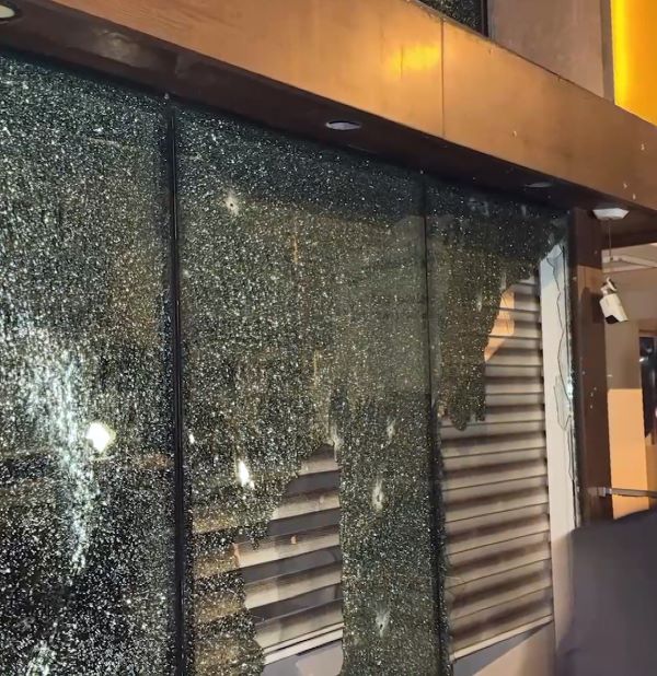 I S Y E R I N E P A T L A Y I C I M A D D E L I S A L D I R I Y A 10 998281 296176