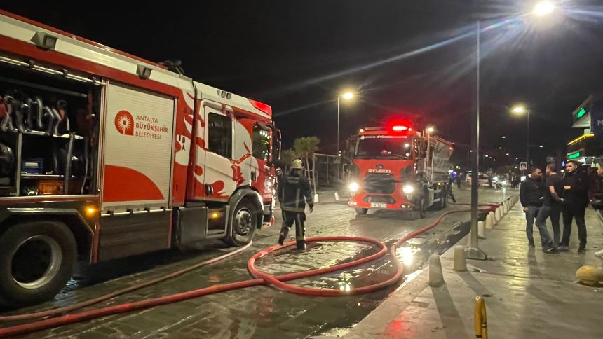 Konyaaltı Sahil Yangın (1)