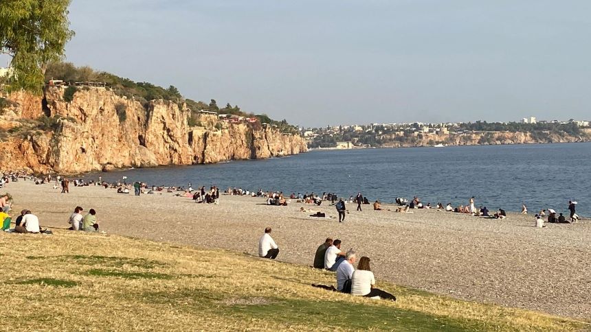 Konyaaltı Sahili Can Kurtaran Direkleri (1)