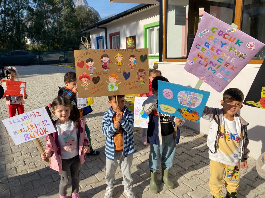 Konyaalti’nin Mi̇ni̇kleri̇ Haklari İçi̇n Yürüdü (1)