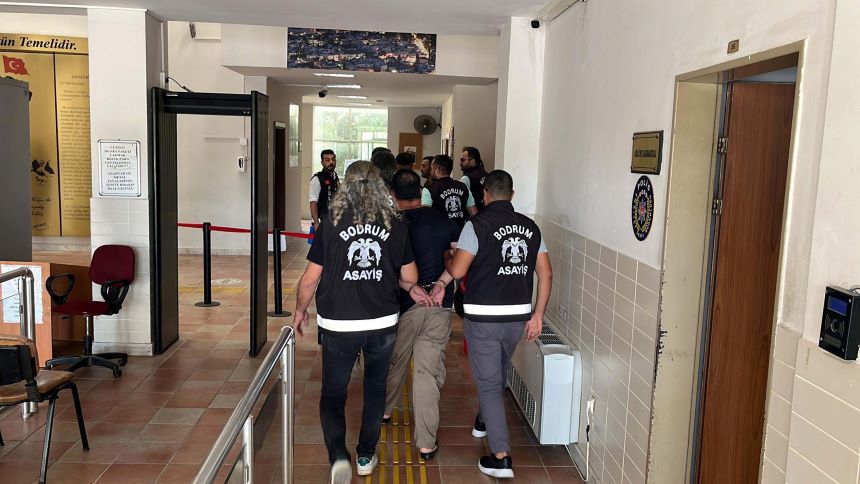 M U G L A B O D R U M D A K I C I F T E C I N A Y E T I N D A V A S 1008771 299231