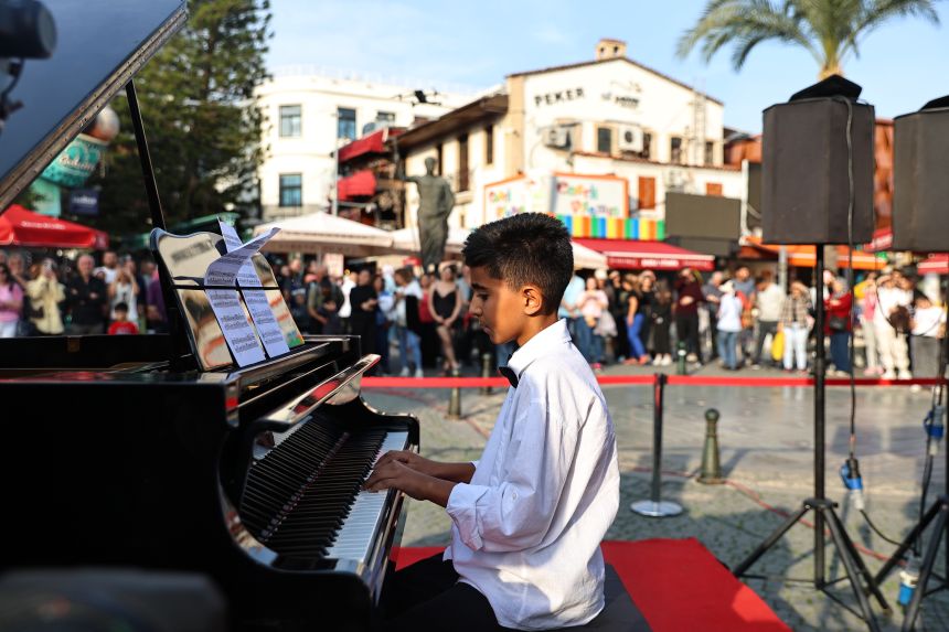 Piyano Festivali Genç Öğrenciler (1)