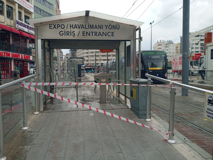 Tramvay Durağı Şerit