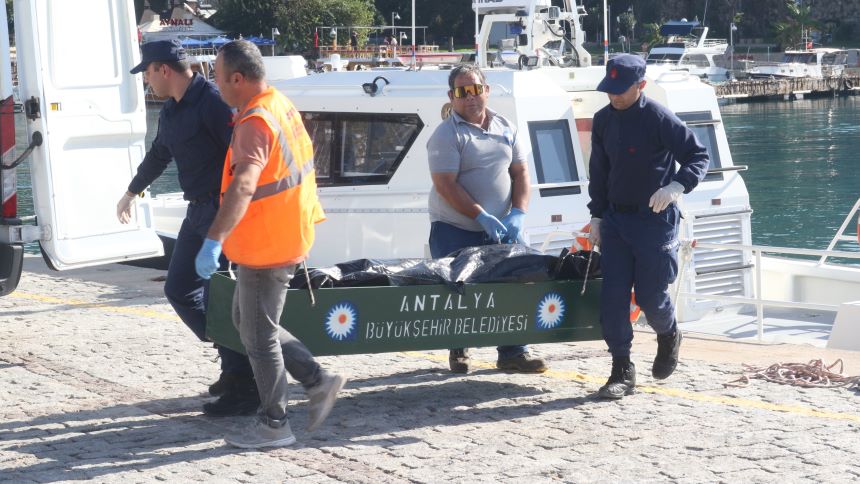 Yat Limanı'nda Kadın Cesedi Bulundu (2)