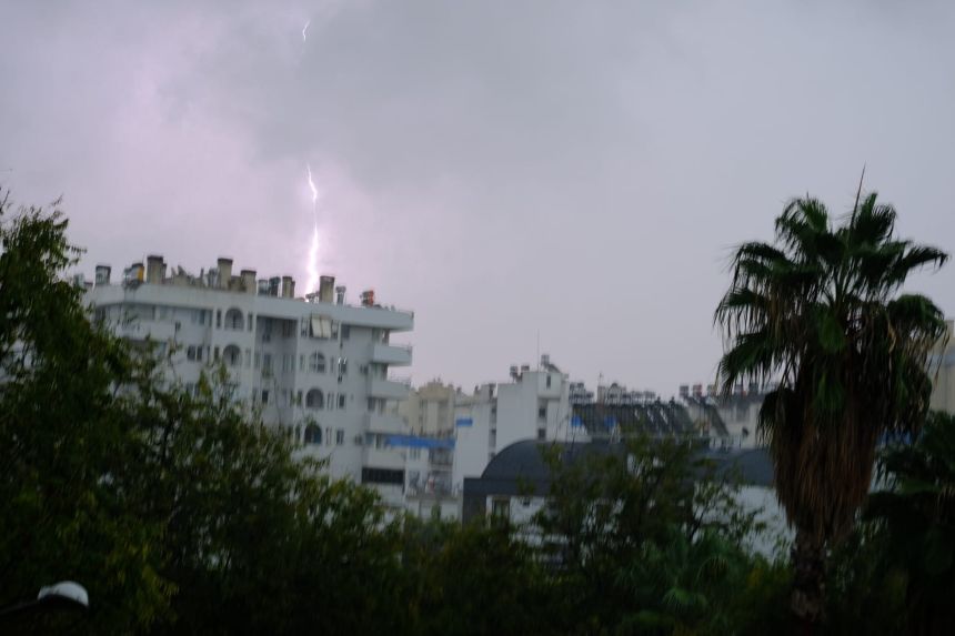 Yıldırım Düşmesi