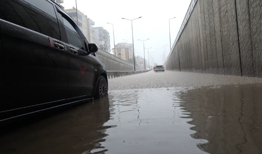 Alanya Alt Geçitler Suyla Doldu (2)