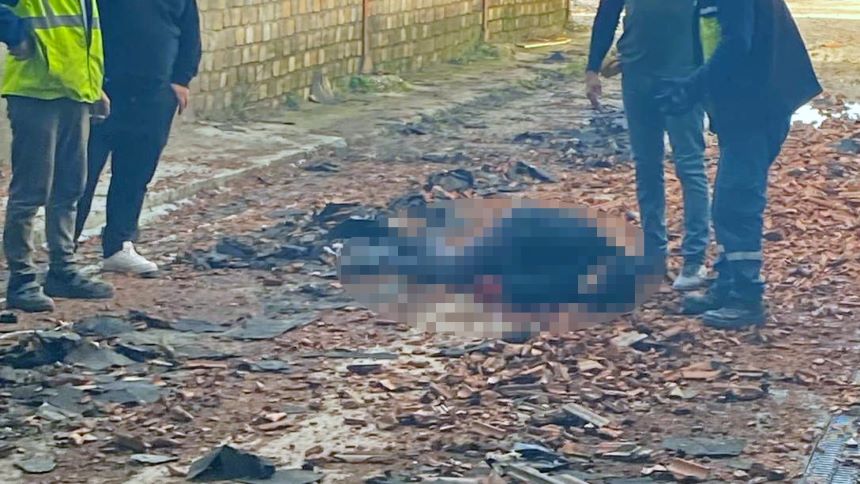 B U R D U R S E K E R F A B R I K A S I N D A C A T I D A N D U S E N 1053360 312528