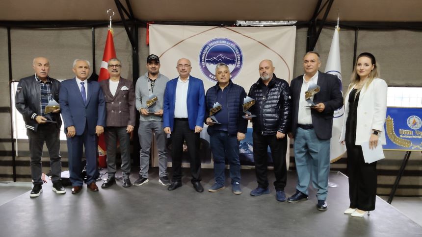 De17F9Bc 3B76 4698 8A4E A1D73D55Ef25