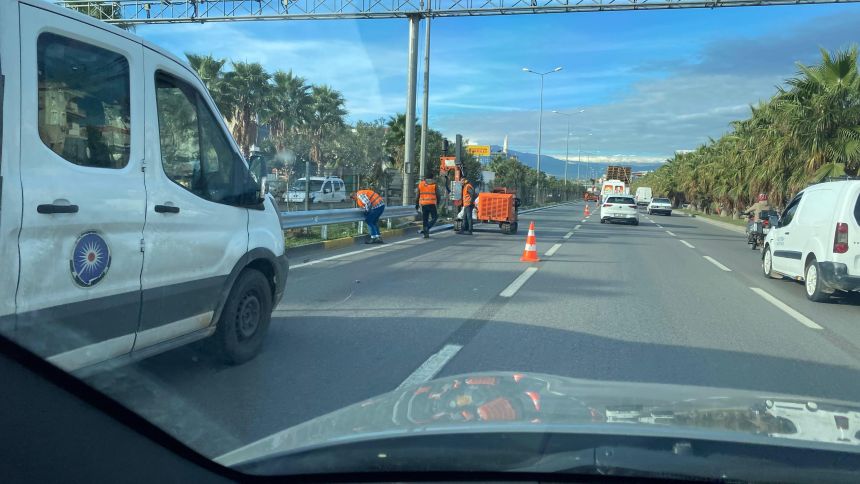 Gazipaşa Bulvarı Demir Bariyer