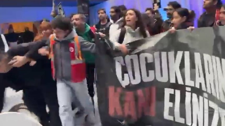 Gözlatına Alınan Ti̇p'li Gençler (1)