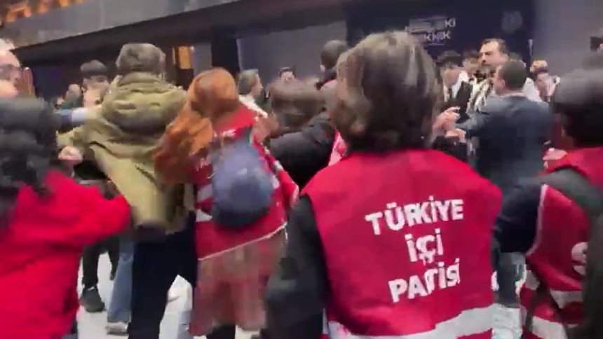 Gözlatına Alınan Ti̇p'li Gençler (2)