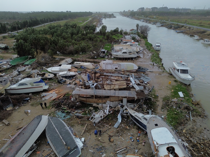 Aksu Çayı Ters Dönen Tekneler (1)