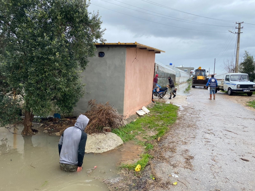 Aksu'da 5 Yaşındaki Çocuk Sulama Kanalına Düşüt (2)