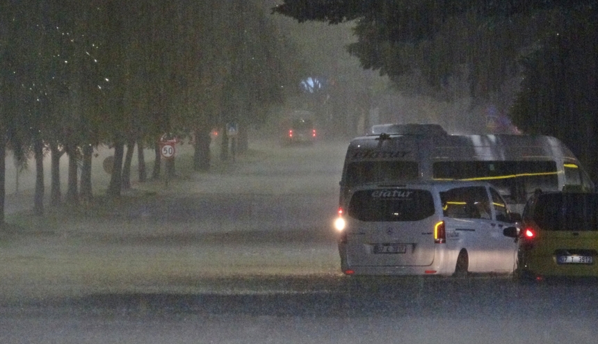 Antalya Sağanak Yağış 22 (1)