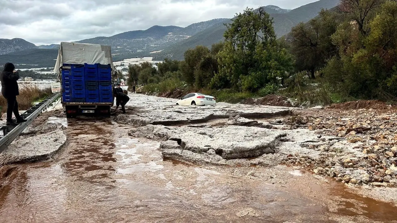 Demre'de Şiddetli Yağış 2025