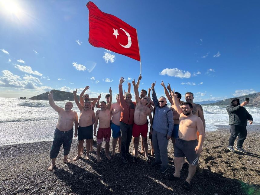 Mersin'de Yeni Yılın Ilk Günü Deniz (3)