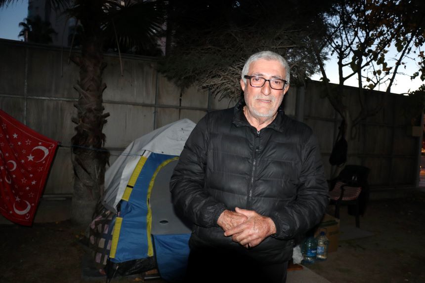 Necdet Tilif Çadırda Yaşayan Vatandaş (1)