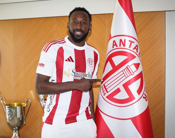 Yohan Boli Antalyaspor'un Futbolcusu (3)