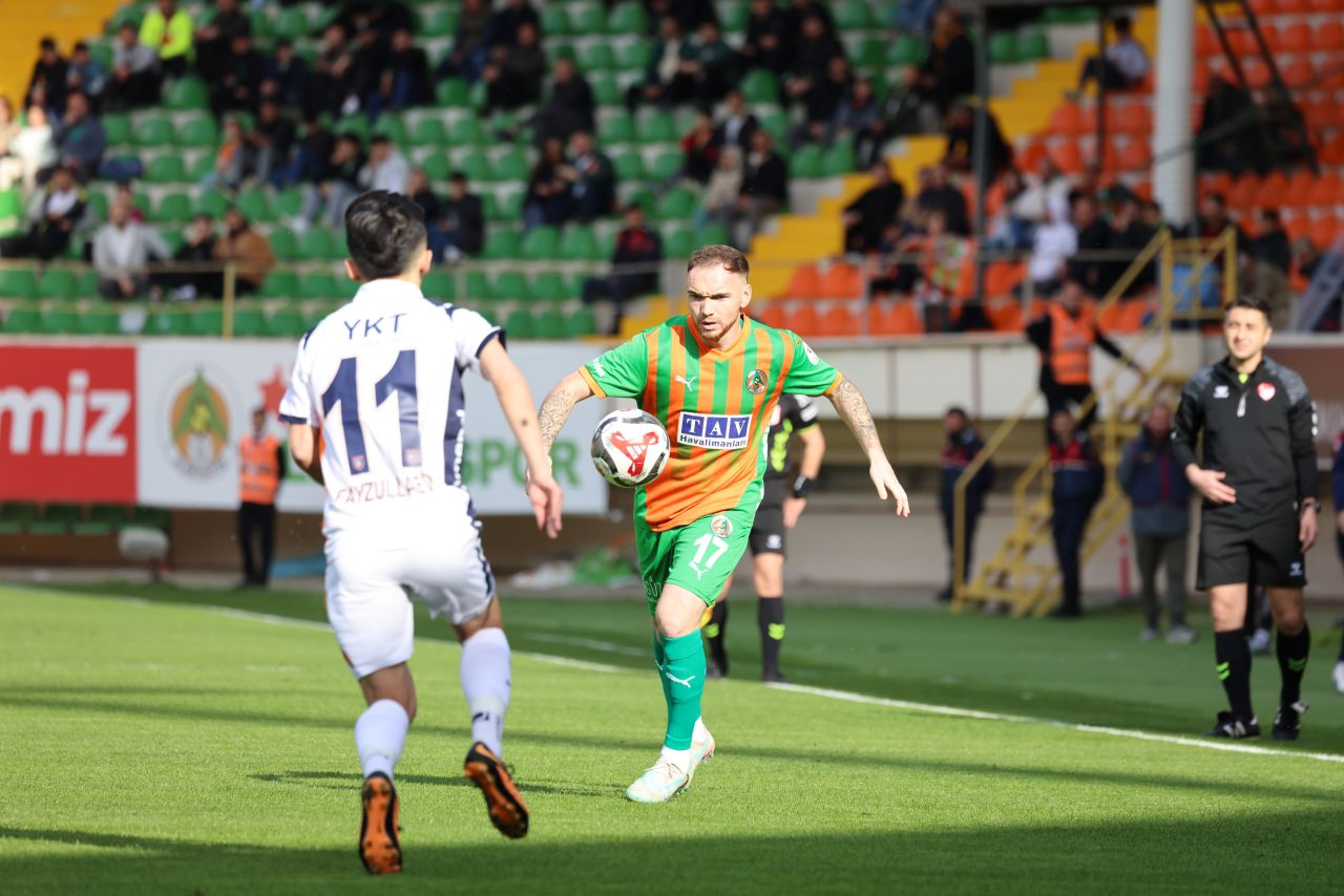 Alanyaspor Basaksehir2