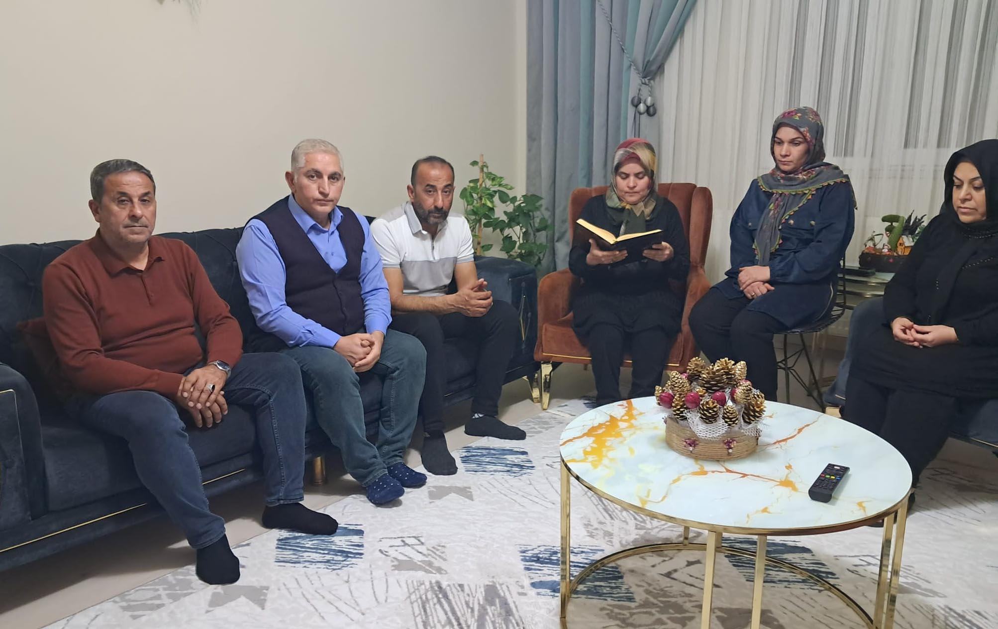 Depremden Bir Önce Uğurladı, Eşi Ve Kızını Enkazda Kaybetti (5)