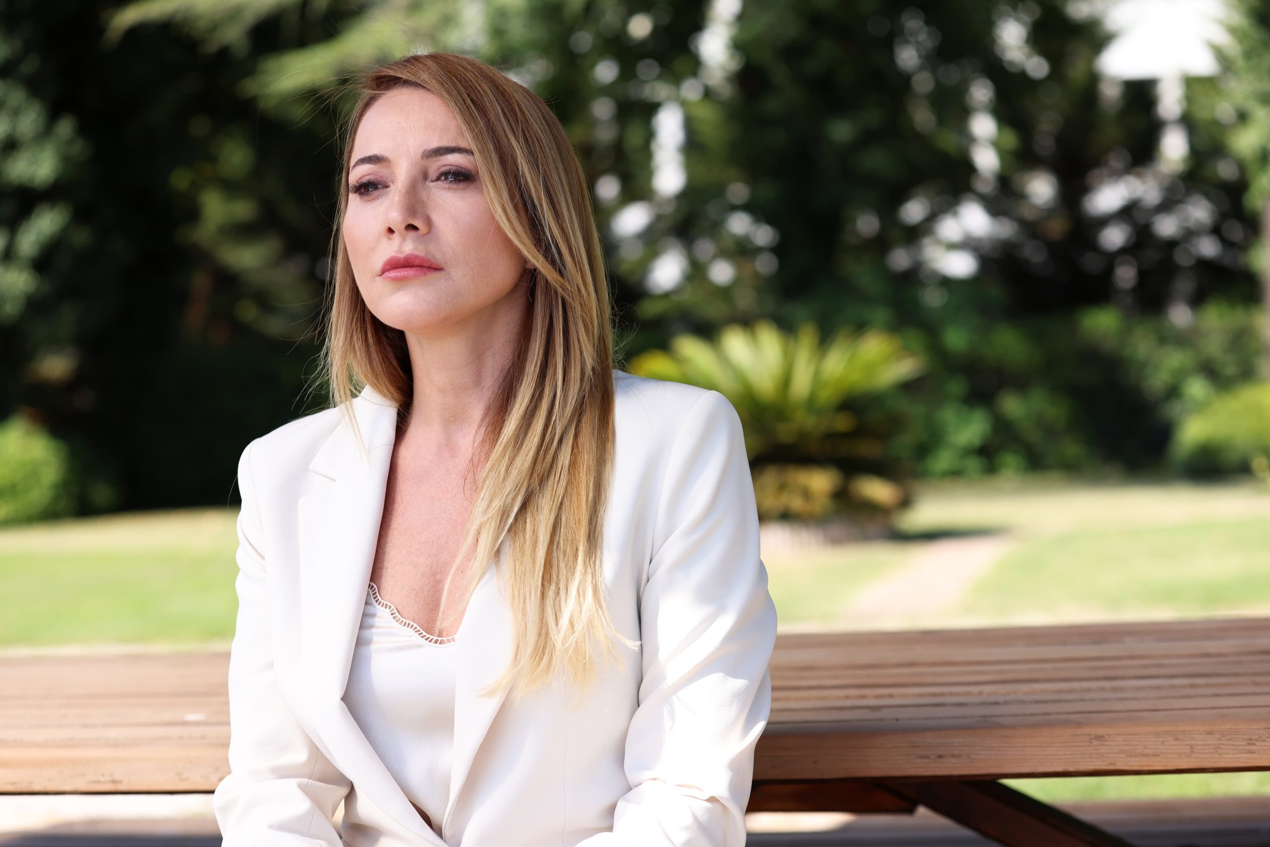 Dolunay Soysert Evli Mi 4