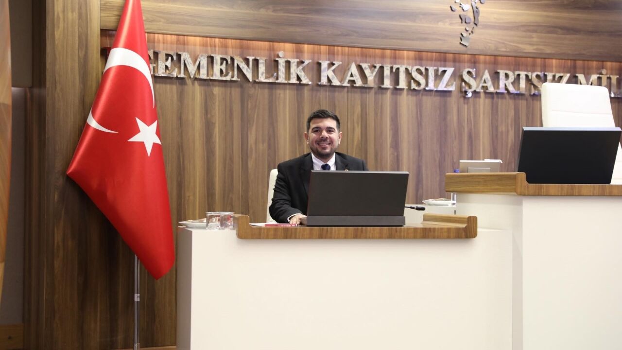 Hür Diren Dağ Antalya Büyükşehir Ve Konyaaltı Belediyesi Meclis Üyesi (3)