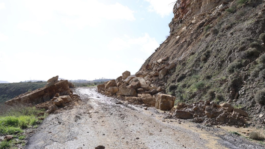 Manavgat Heyelan Ile Kapatılan Yol (2)