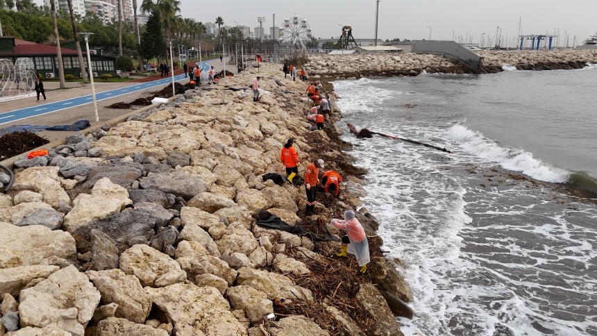 Mersin'de Su Taşkınlarının Ardından Temizlik Çalışmaları (3)