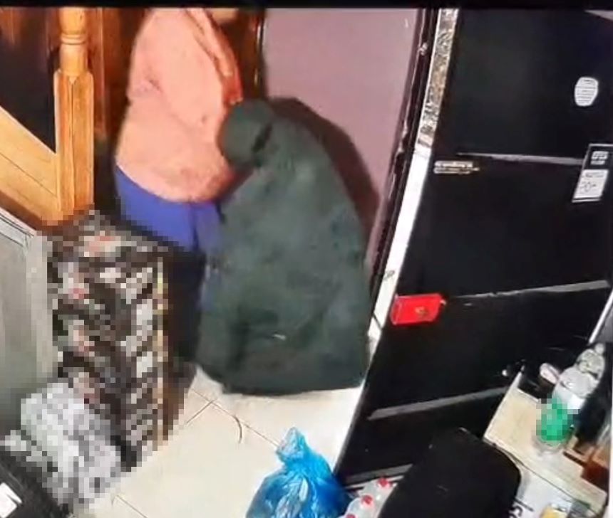 Samimiyet Kurduğu Marketten 260 Bin Liralık Sigara Ve Içki Çaldı! (3)