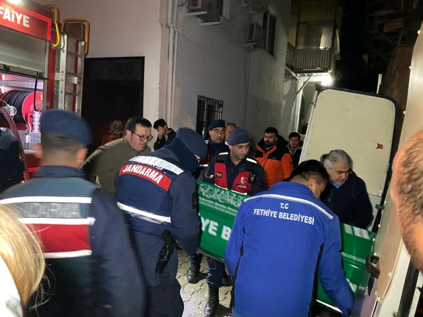 Y A L N I Z Y A S A D I G I E V D E C I K A N Y A N G I N D A O L D U 1147494 340767