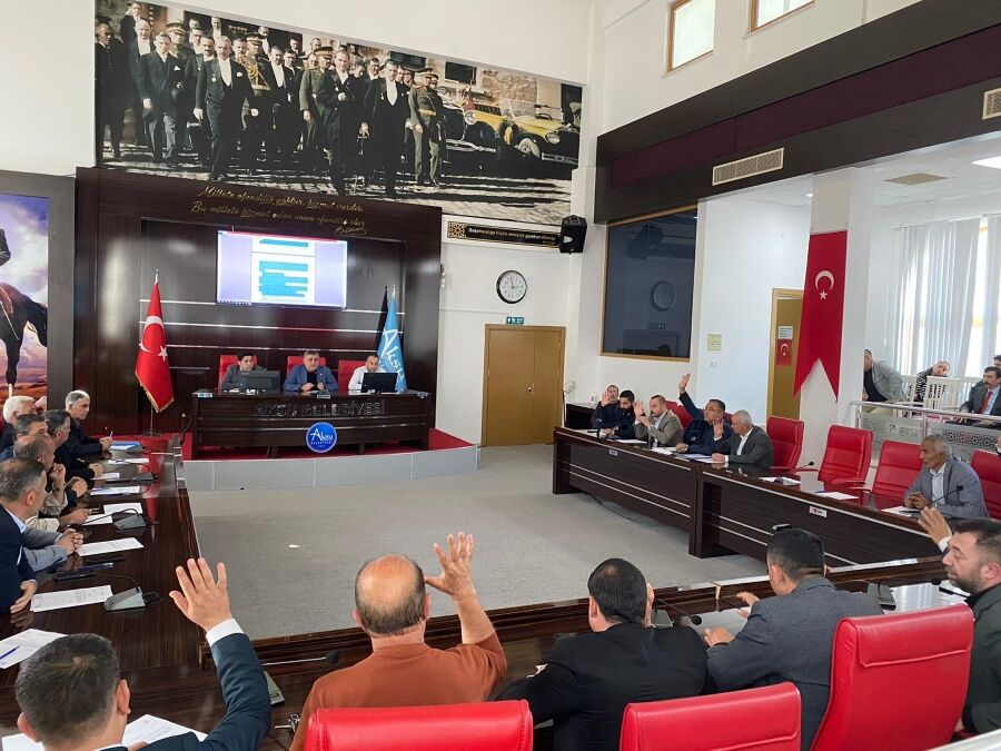 Aksu Meclis Boş Olan Sıralar (3)