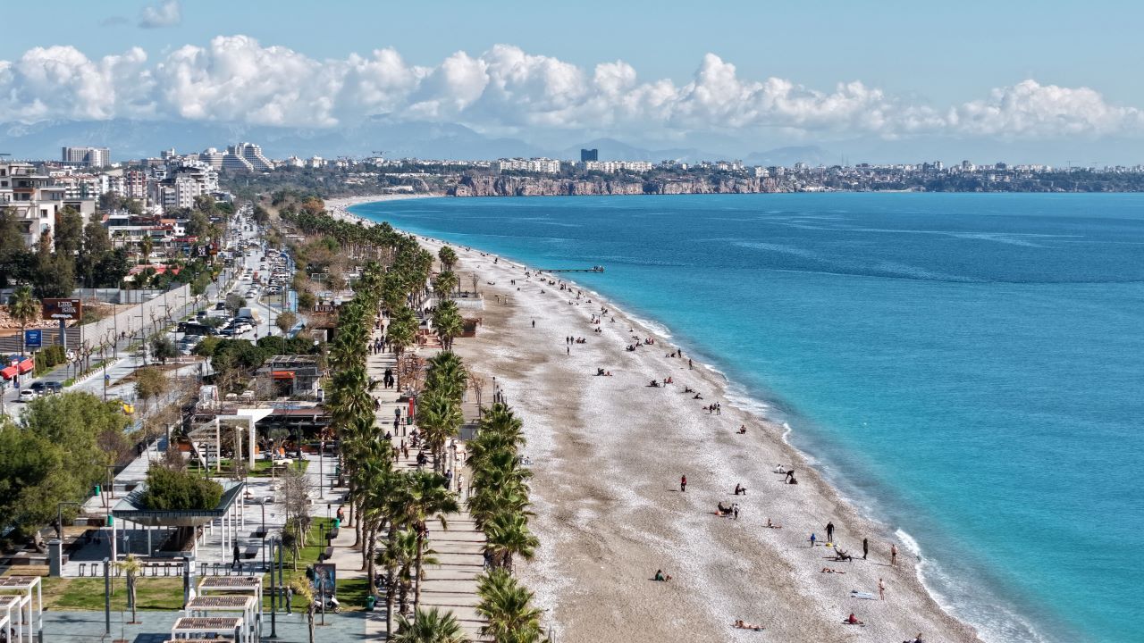 Antalya Konyaalti Sahi̇li̇-1