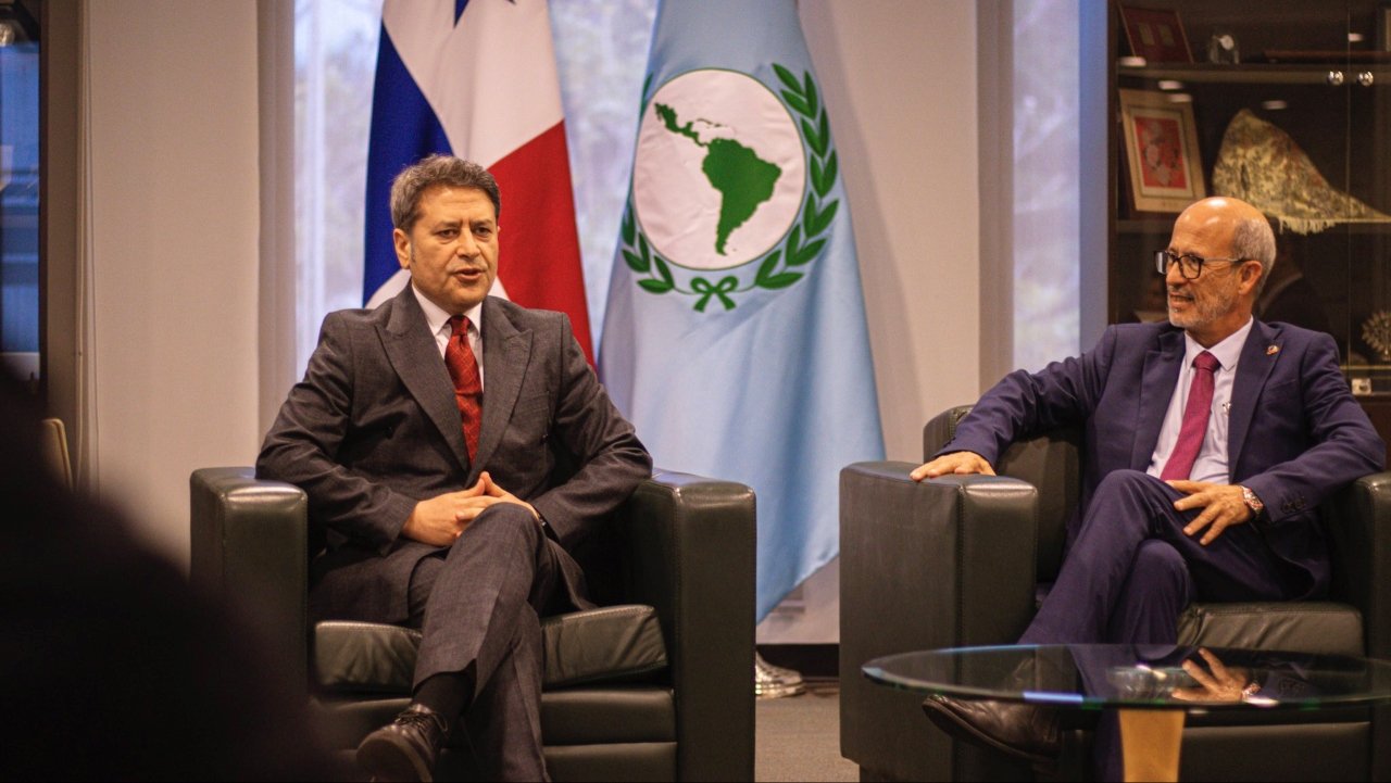 Antalya Milletvekilleri Panama Ziyareti (2)