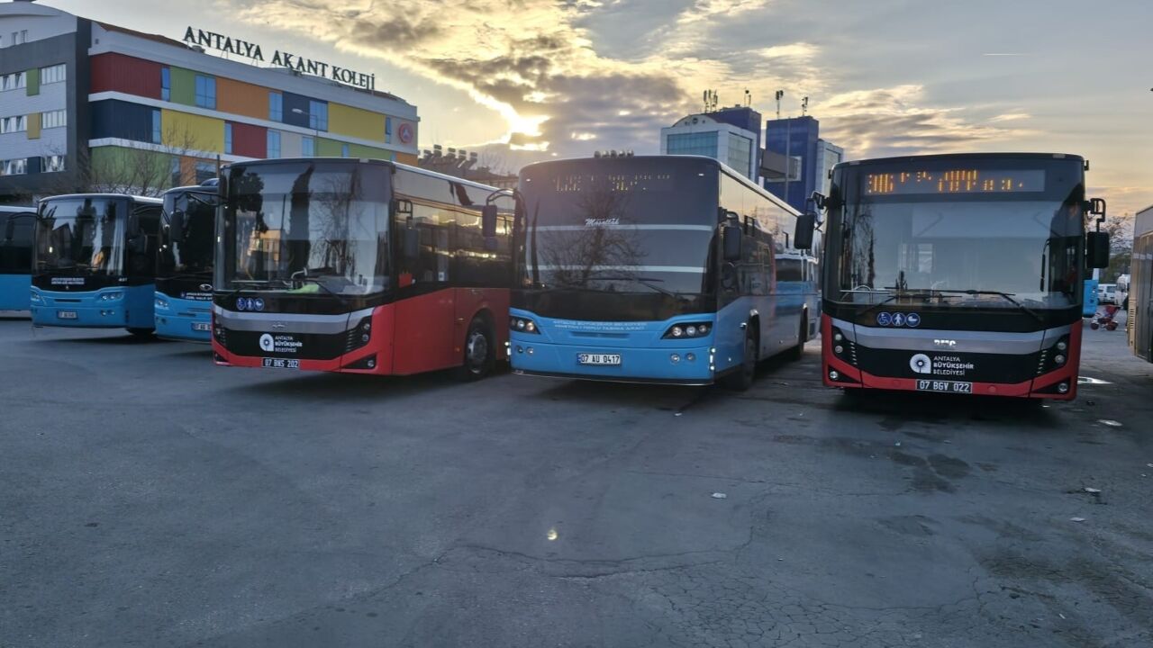 Antalya Otobüsler Ve Durak (2)-1
