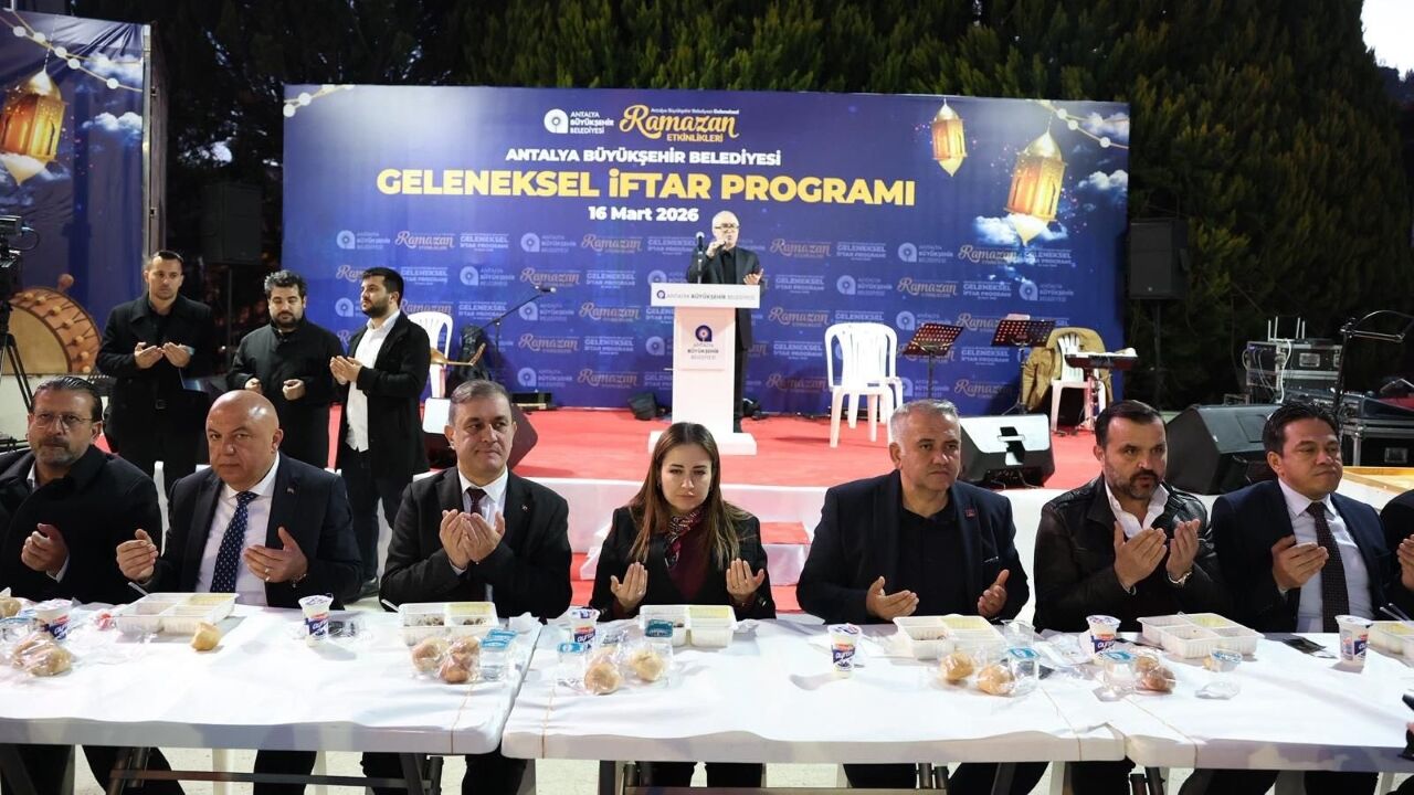 Büşra Özdemir Elmalı Iftar Programı