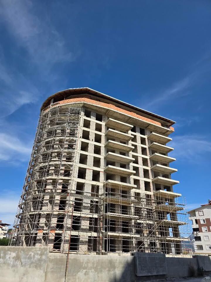 Gazipaşa'da 4 Farklı Binadan Aynı Adla Daire Satın Alan 100'Den Fazla Yabancı Dolandırıldıklarını Öne Sürerek Savcılığa Başvurdu (6)