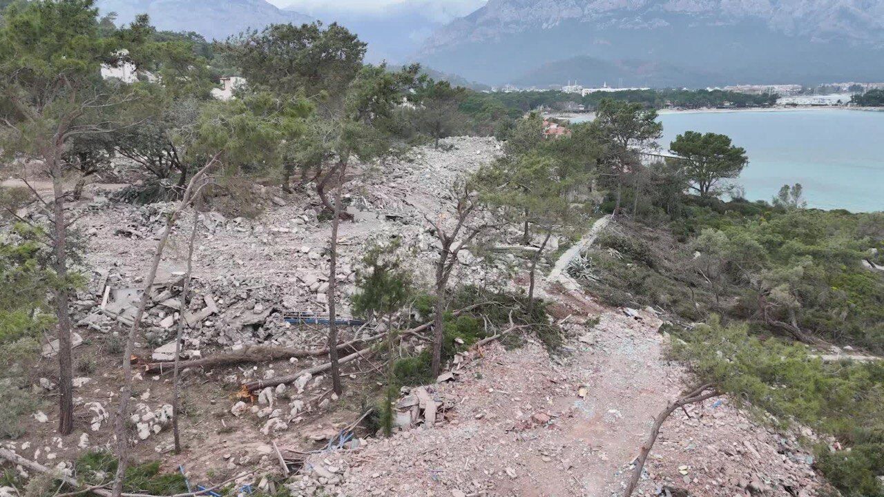 Kemer'de 900 Yataklı Otel Yapmak Için Ağaç Kıyımı Başladı (3)
