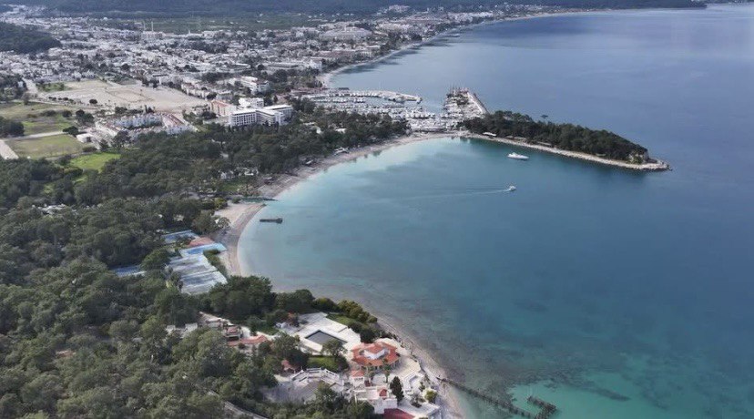 Kemer'de Ayışığı Koyuna Bitişik Club Med Tatil Köyü Yıkılırken Yerine 5 Katlı 900 Yatak Kapasiteli Yeni Otel Yapılmak Isteniyor
