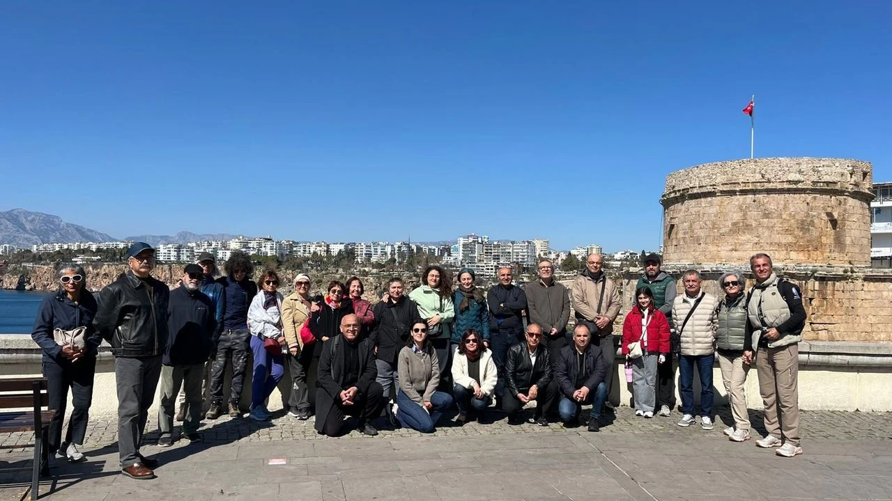 Kent Araştırmaları Merkezi'nin Taşınmasına Tepki Karaalioğlu Parkı Toplu Foto