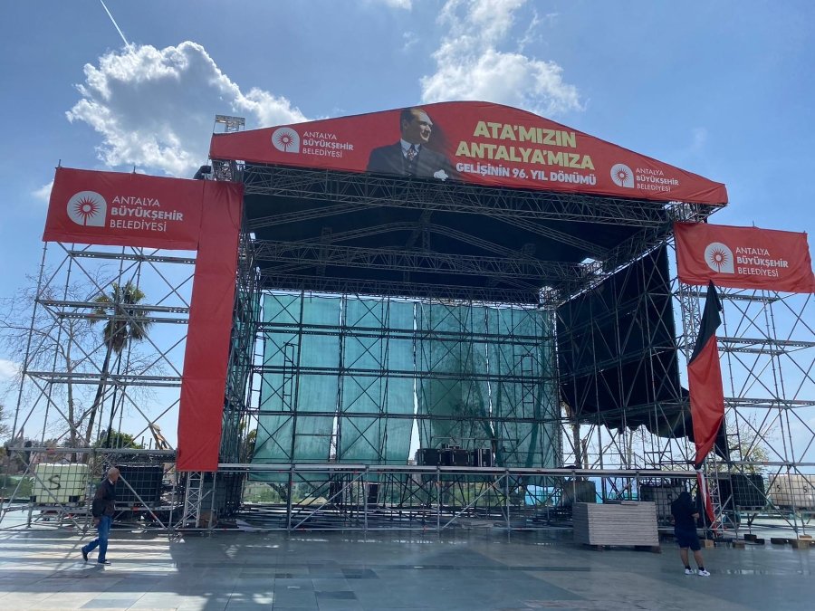 Kıraç Konser Dev Sahne (3)