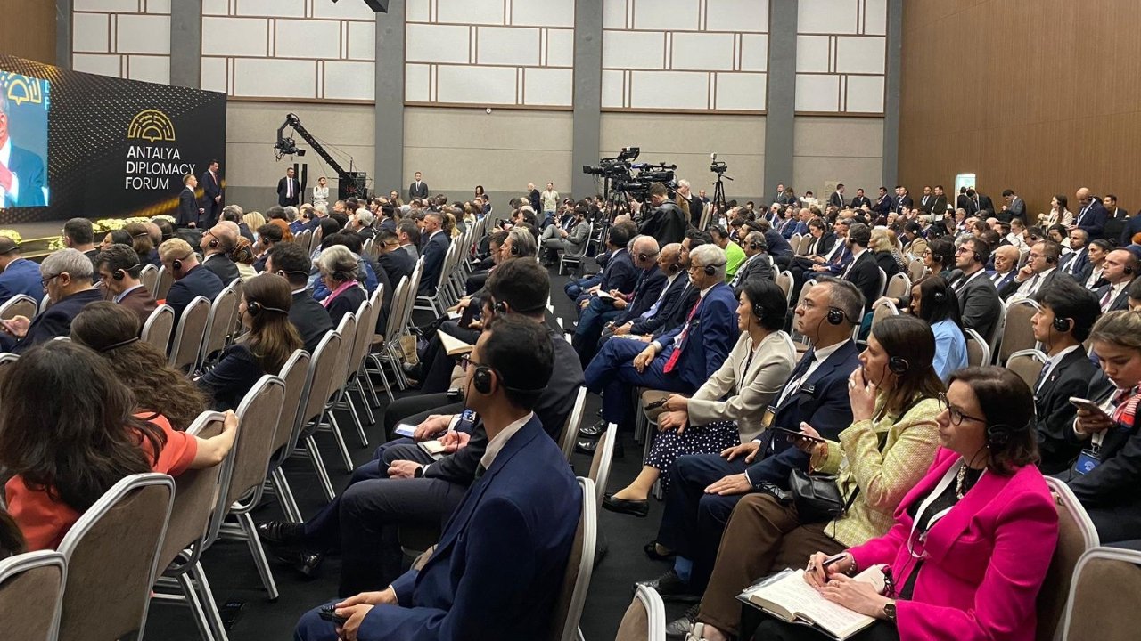Antalya Diplomasi Formu Dinleyiciler (2)