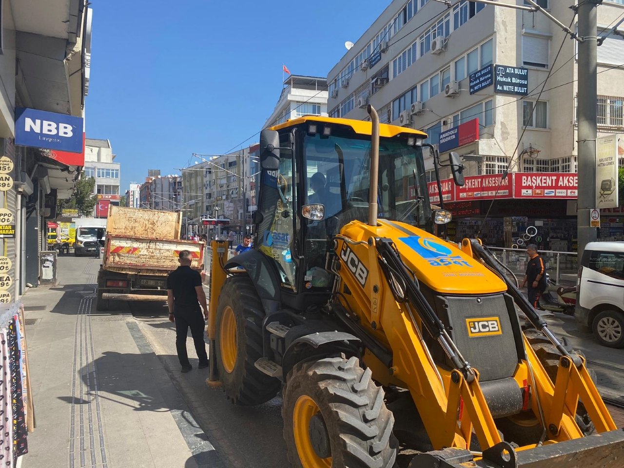 Atatürk Caddesi Trafiğe Kapatıldı Asat (2)