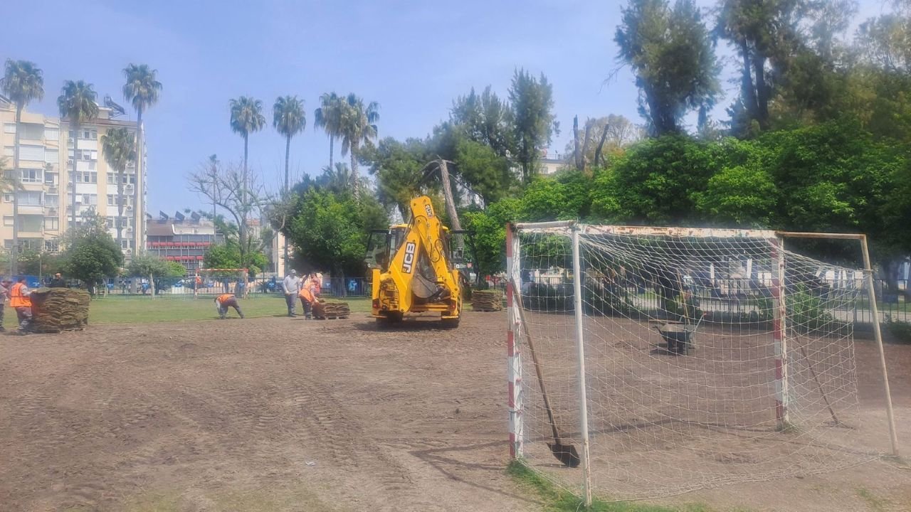 Böcek izin verdi, bürokrasi kaldırmak istedi: Antalya’da sahaya kriz!